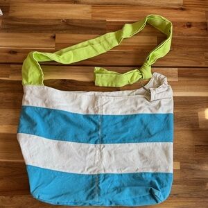 American Eagle Outfitters Blue & White Tote with Adjustable Green Strap